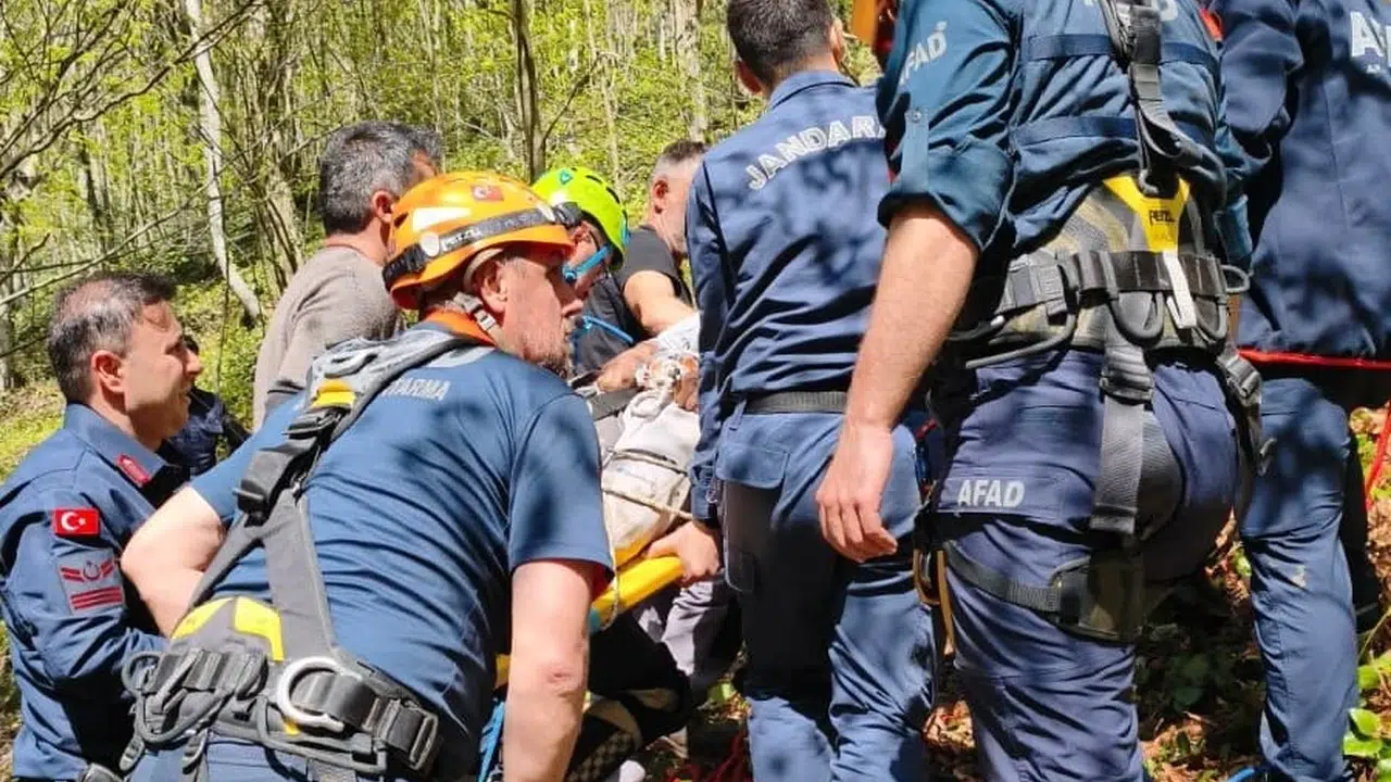 Samsun’da korku dolu anlar: Kayalıklardan düşen vatandaş için seferberlik