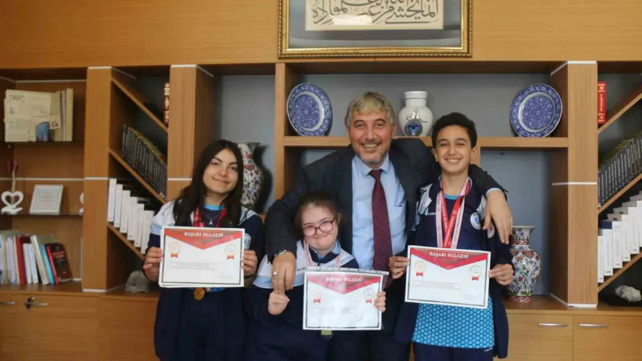 Podyumun zirvesine adlarını yazdırdılar: Kütahya’nın özel sporcuları gurur kaynağı oldu