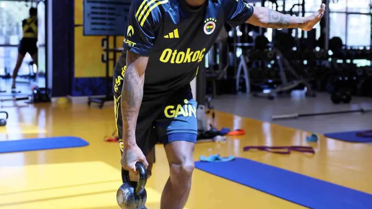 Fenerbahçe'de Başakşehir mesaisi başladı: Hedef mutlak galibiyet