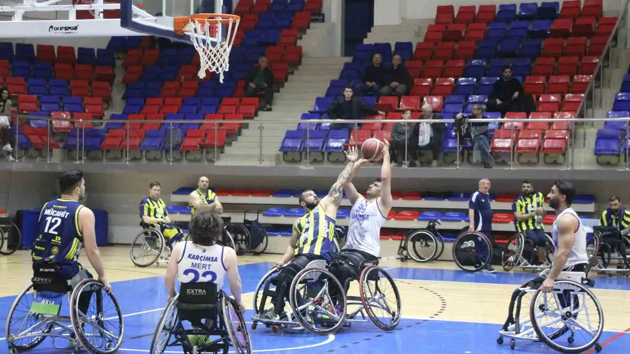 Karabük’te Fenerbahçe fırtınası: Demir Kartal sahasında ağır yara aldı