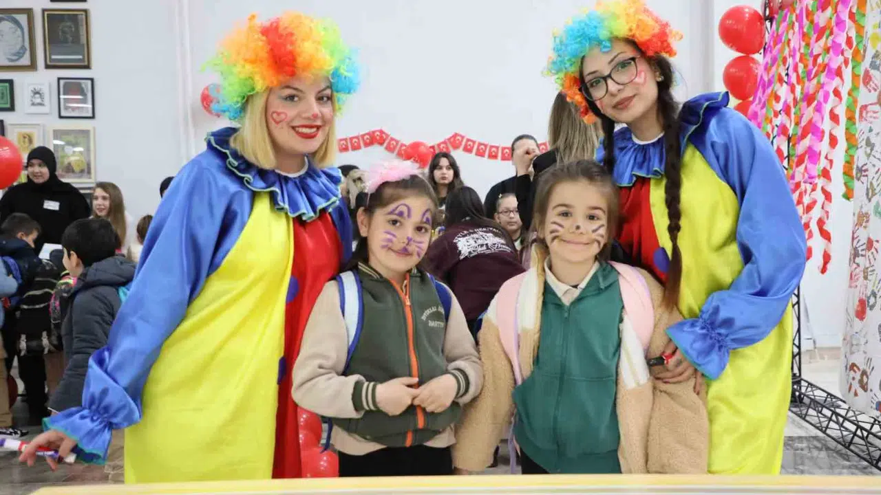 Üniversite kampüsü miniklere açıldı: 23 Nisan coşkusu BARÜ'de zirveye ulaştı