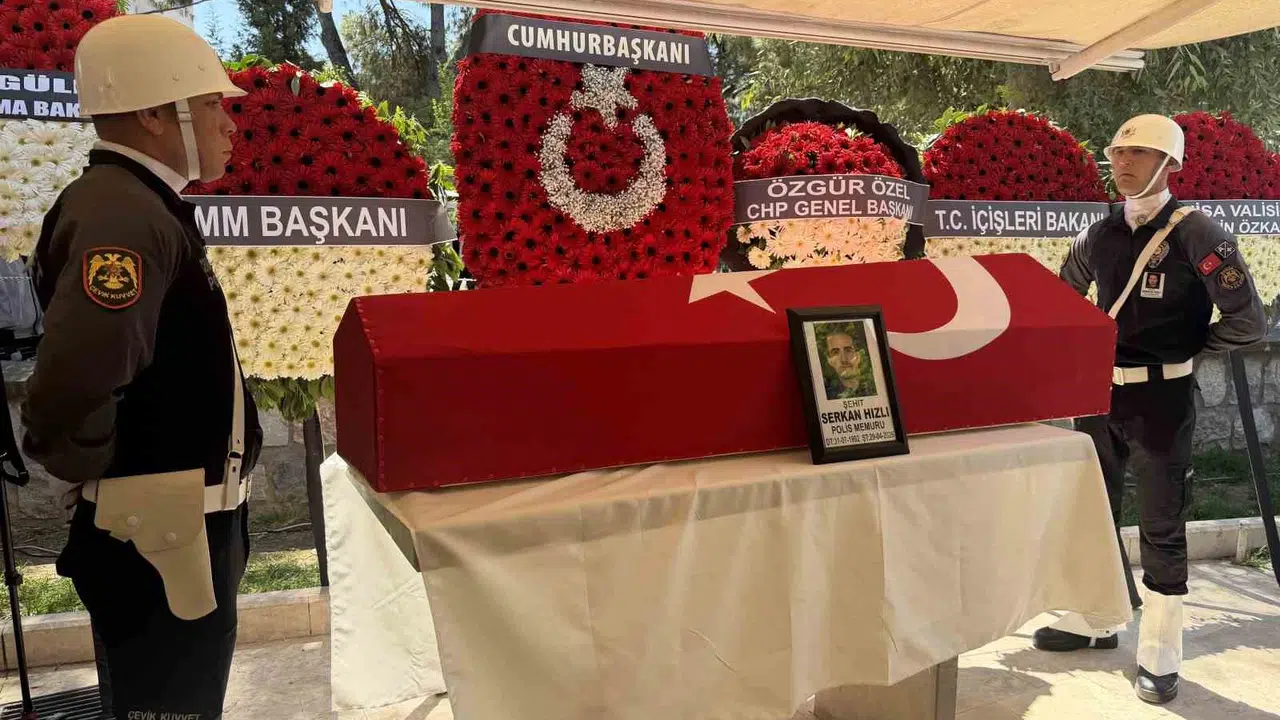 Görevi başında şehit düşen kahraman polise veda: Akhisar gözyaşlarına boğuldu