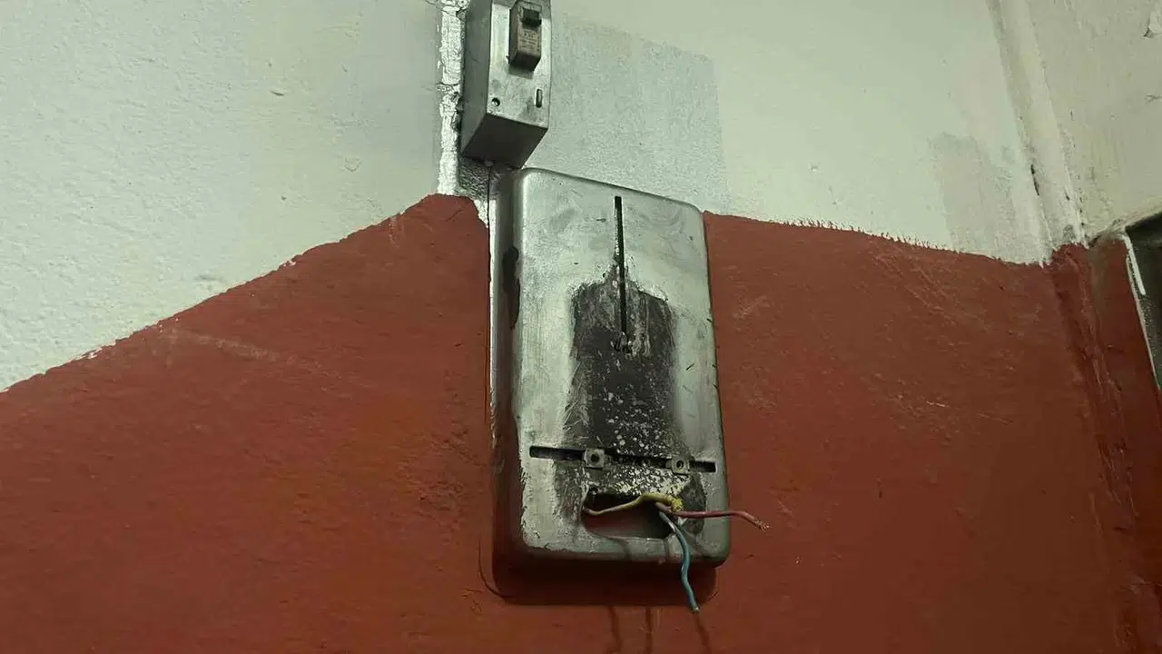 Hırsızlıkta pes dedirten yöntem: Evin elektrik sayacını söküp götürdüler