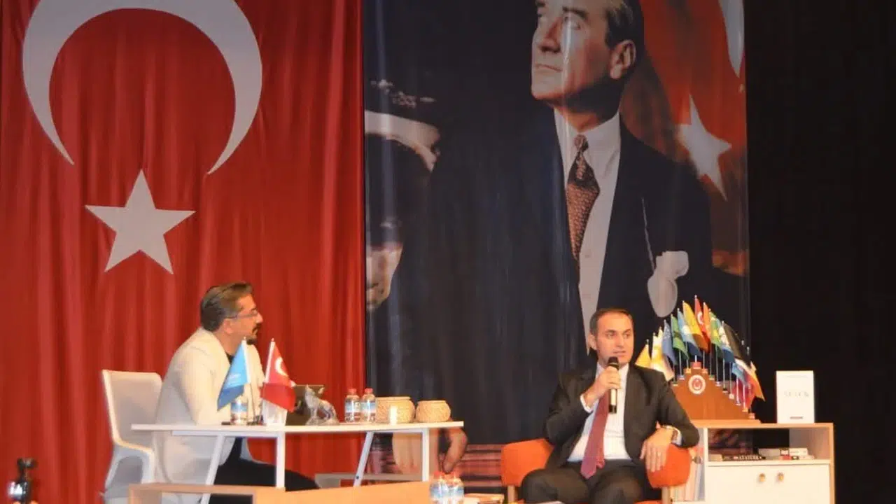 Gençlerin pusulası olacak: Bayındır’da kariyer yolculuğu başladı