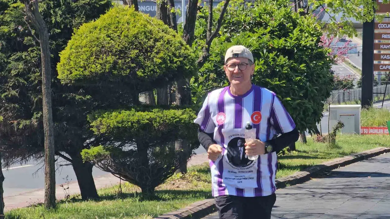 65 yaşında diş hekimi: Atatürk’e olan minnet borcunu kilometrelerce koşarak ödüyor