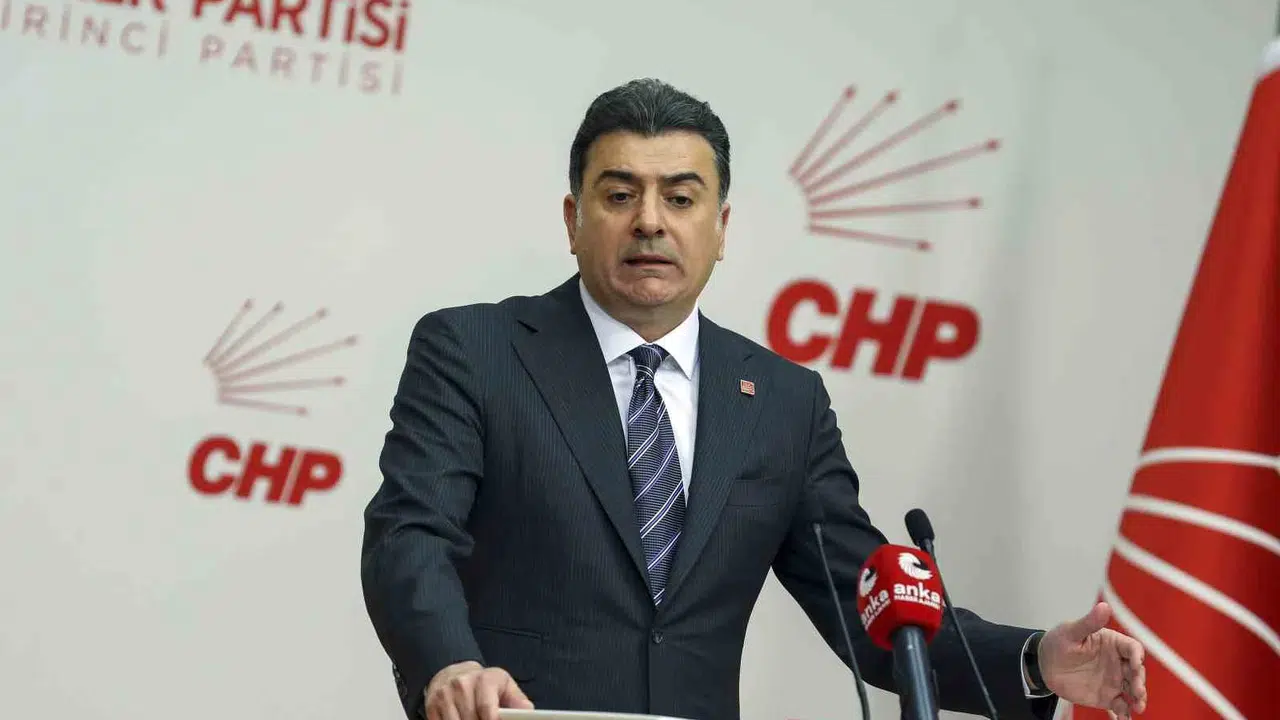 CHP'de kapılar yeniden açıldı: İhraç edilen 30 isim yuvaya dönüyor