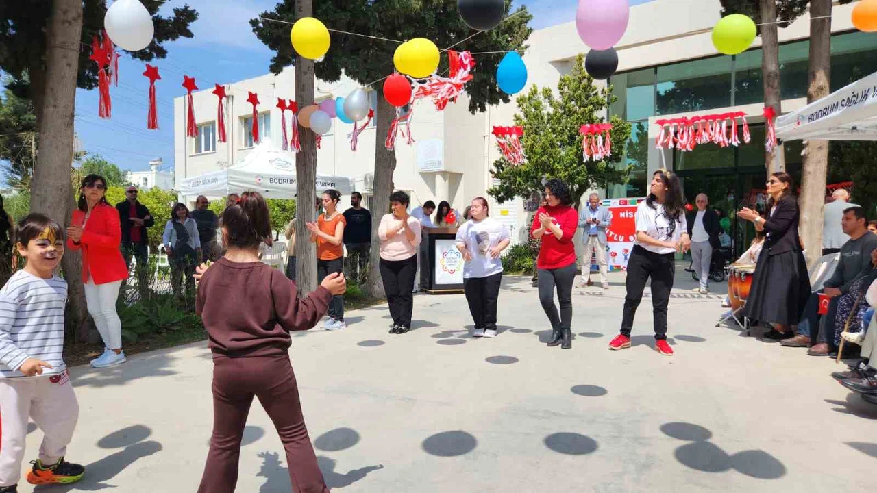 Bodrum'da bayram coşkusu: Özel çocukların gösterisi büyük alkış topladı