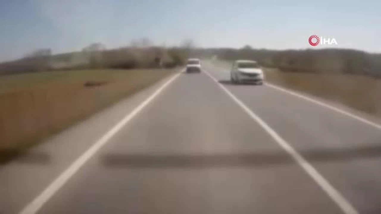 Çatalca’da hatalı sollama yapan ehliyetsiz sürücü kaza yaptı: 2 yaralı