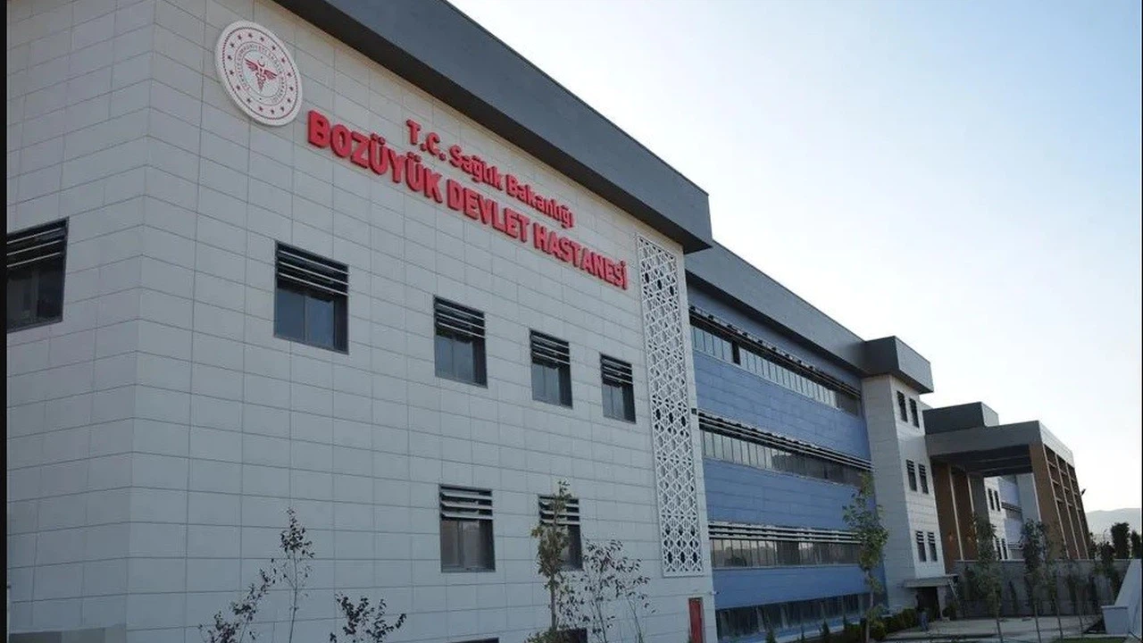 Bilecik'te inşaatın çatısından düştü! 22 yaşındaki İ.Ö hastanede yaşam savaşı veriyor...