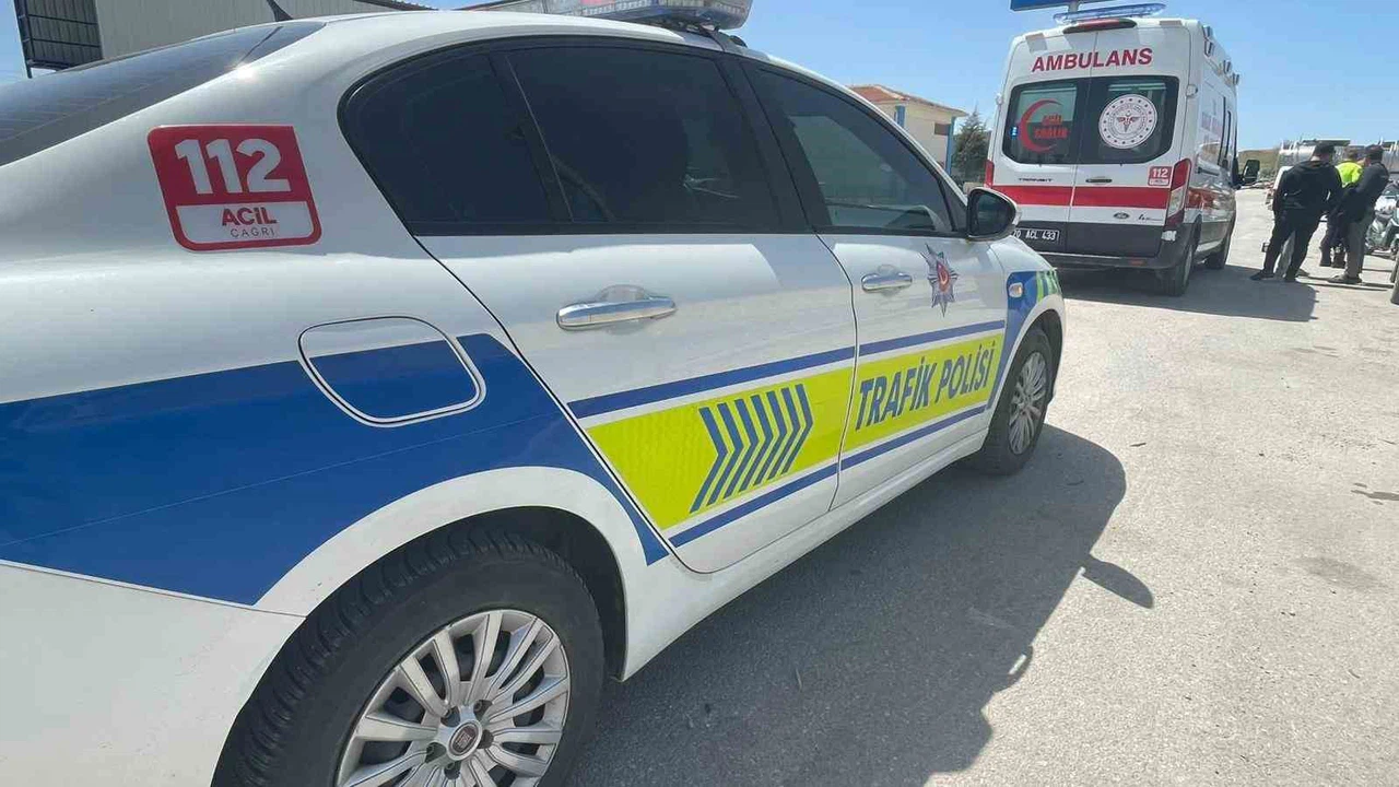 Yemekler yola saçıldı, sürücü hastanelik oldu! Karaman'da hareketli dakikalar