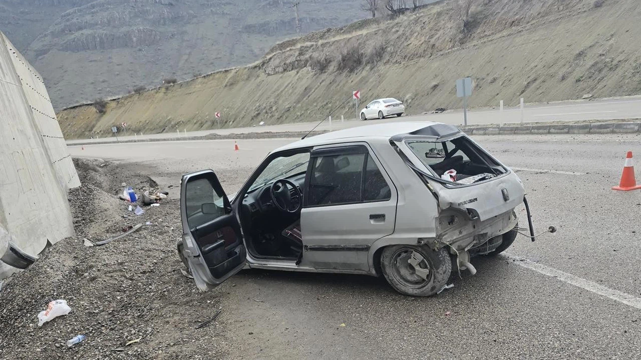 Kontrolden çıkan otomobil istinat duvarına çarptı: 1 yaralı