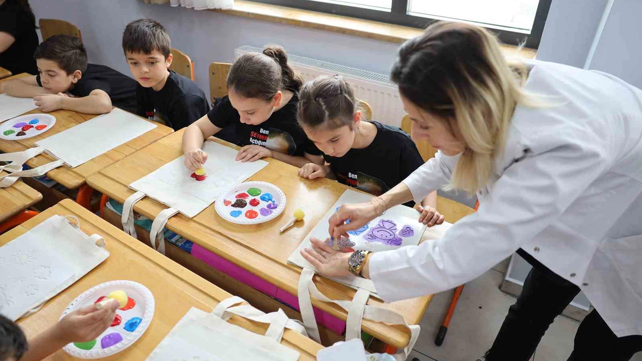 Sakaryalı öğrenciler 23 Nisan’ı sanat atölyesiyle kutladı