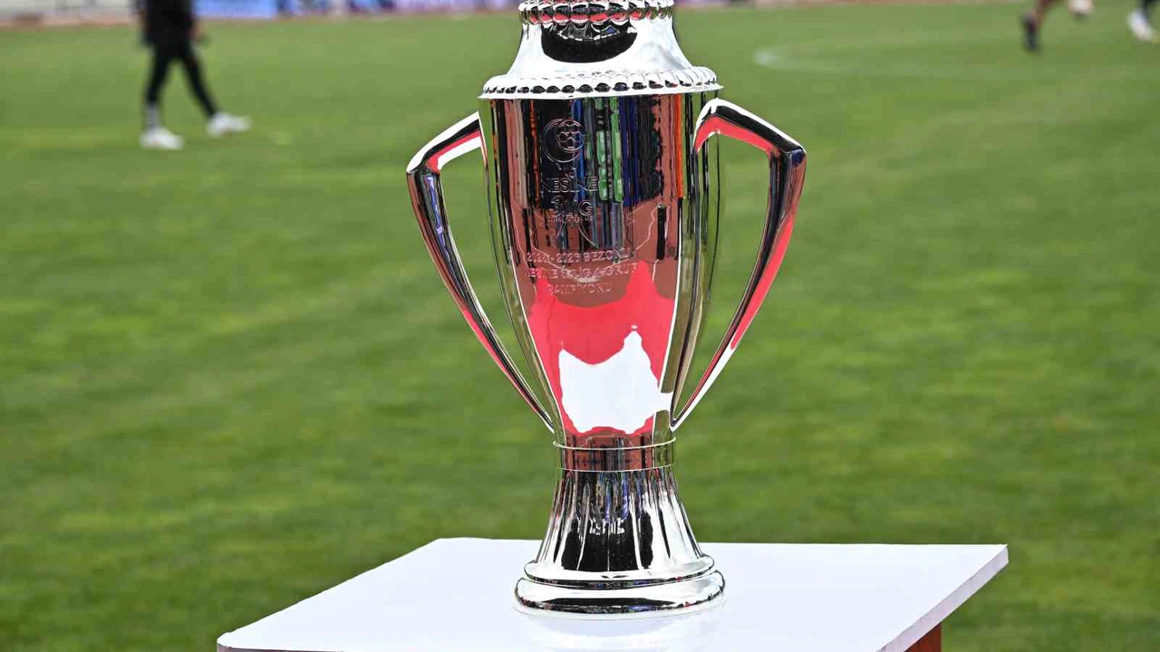 Şampiyon Kütahyaspor, kupasına kavuştu