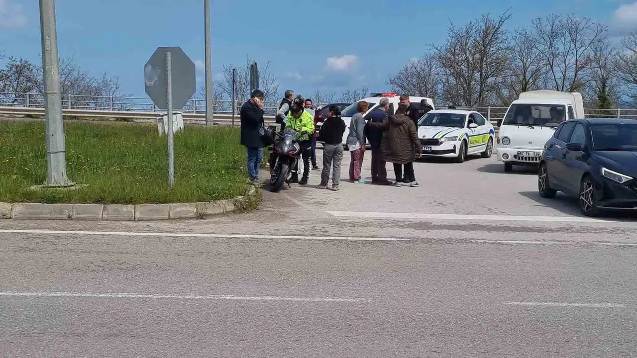 Sinop’ta kaza ucuz atlatılmadı: Ehliyetsiz sürücü hastanelik oldu