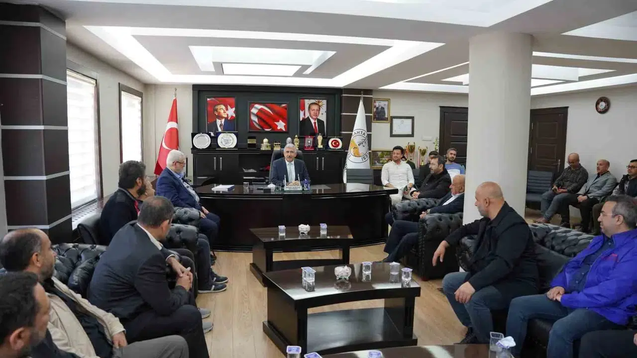 Kahta’da ilim rüzgarı: Uluslararası sempozyumun kalbi burada attı