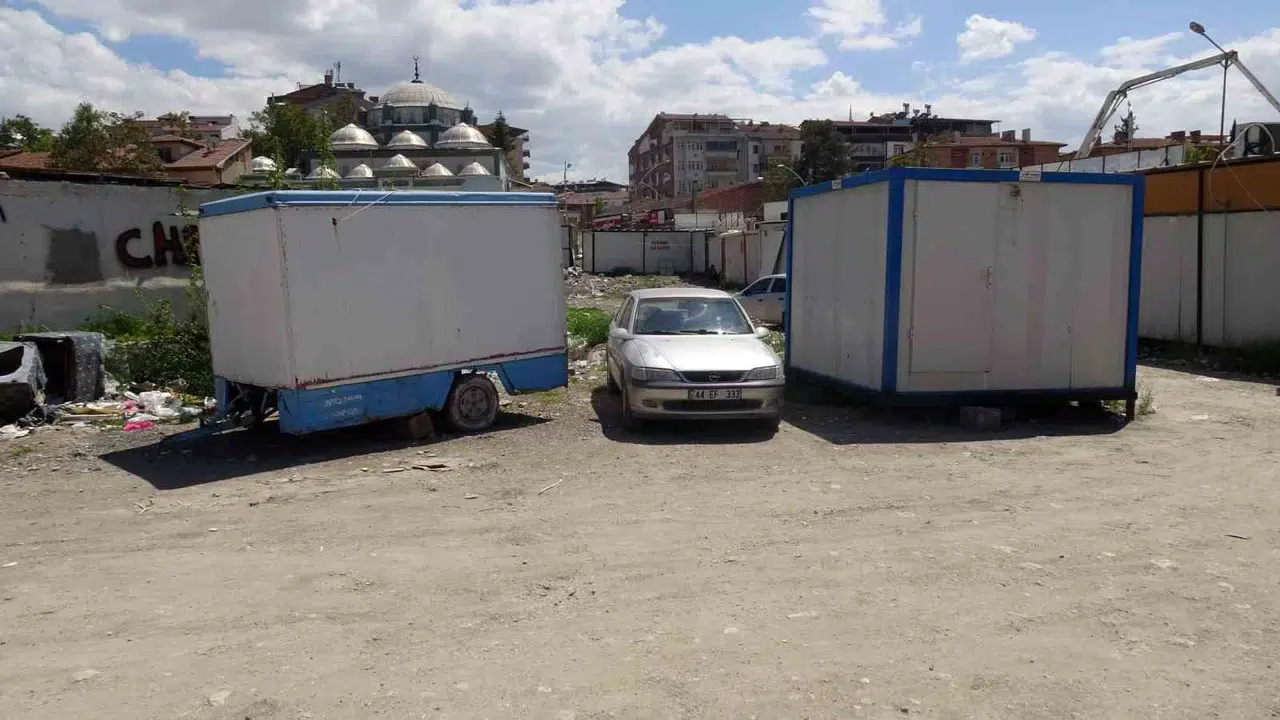 Malatya'da acı veda: Konteynerde yaşamını yitiren Veysel Ateş'in ölümü şüpheli bulundu