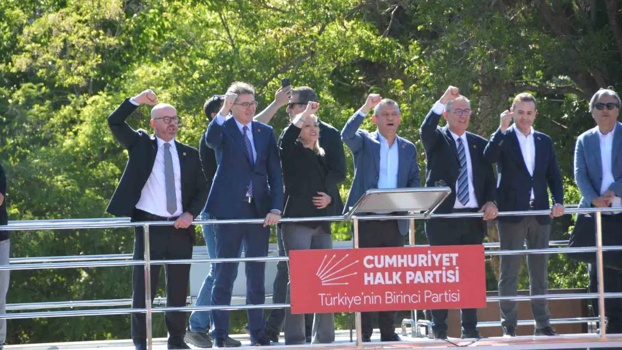Özgür Özel’den Balıkesir Çıkarması: İstiklal Madalyası İçin Kanun Teklifi Hazır
