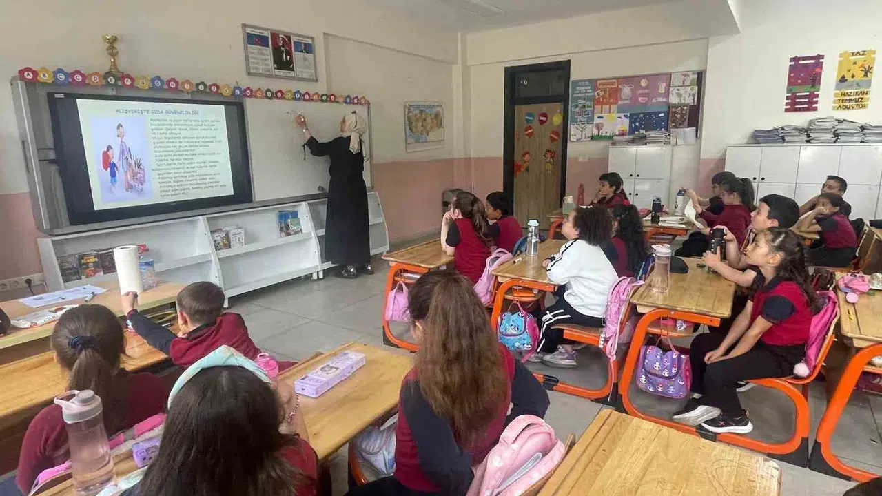 Miniklere sofra bilinci: Kütahya’da geleceğin tüketicileri gıda okuryazarlığı eğitimiyle buluştu