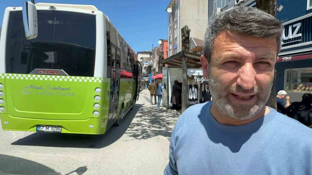 Otobüsün arka koltuğundan gelen ses hayat kurtardı: Minik yolcunun gizemli yolculuğu mutlu bitti