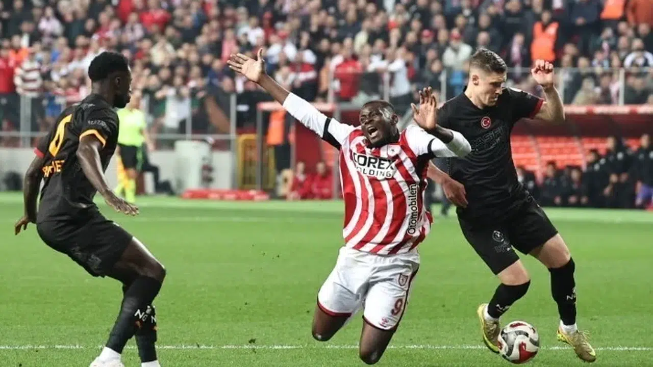 Samsun’da nefes kesen ilk yarı: Galatasaray öne geçti, ev sahibi pes etmedi