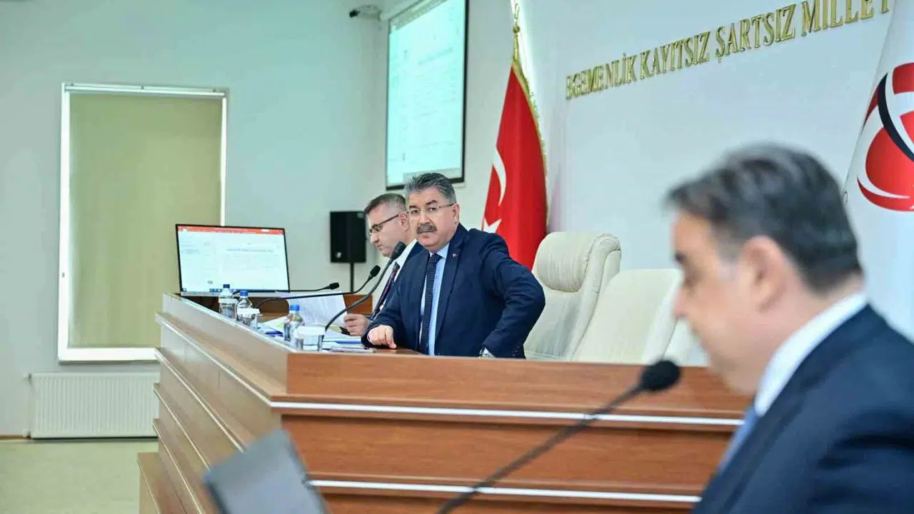 Sokak hayvanlarının geleceği masaya yatırıldı: Eskişehir’de kritik zirve