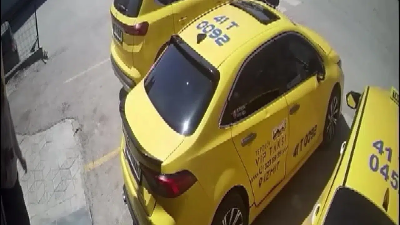 Trafikte vicdansızlık: Görme engelli vatandaşın yaşam mücadelesi saniye saniye kaydedildi