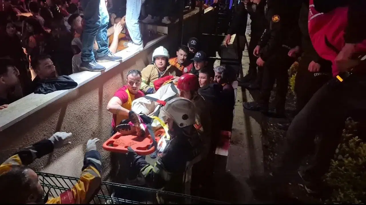Şampiyonluk coşkusu acı bitti: Meydandaki kutlamada korkutan kaza