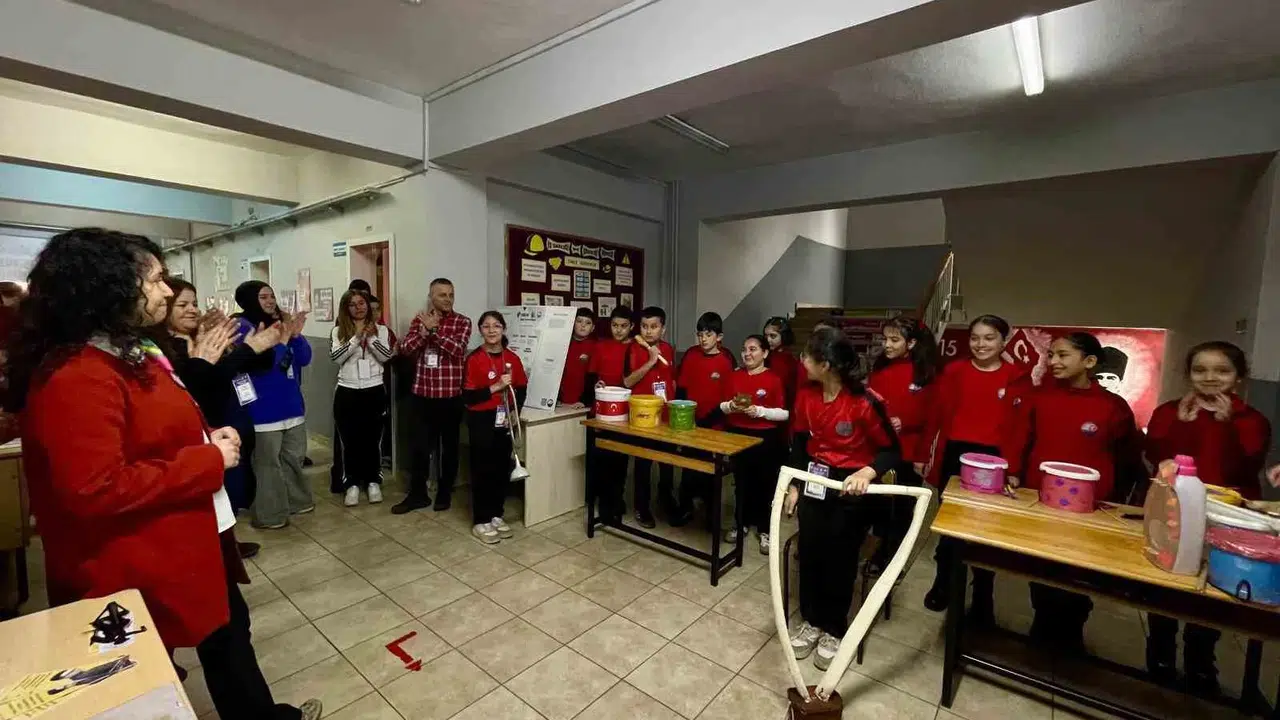 Zonguldak’ta genç beyinlerin teknoloji şovu: Geleceğin mucitleri görücüye çıktı