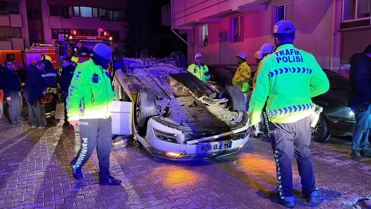Bolu’da ortalığı birbirine kattı: Takla atan aracın sürücüsü alkolmetreye üflememek için direndi