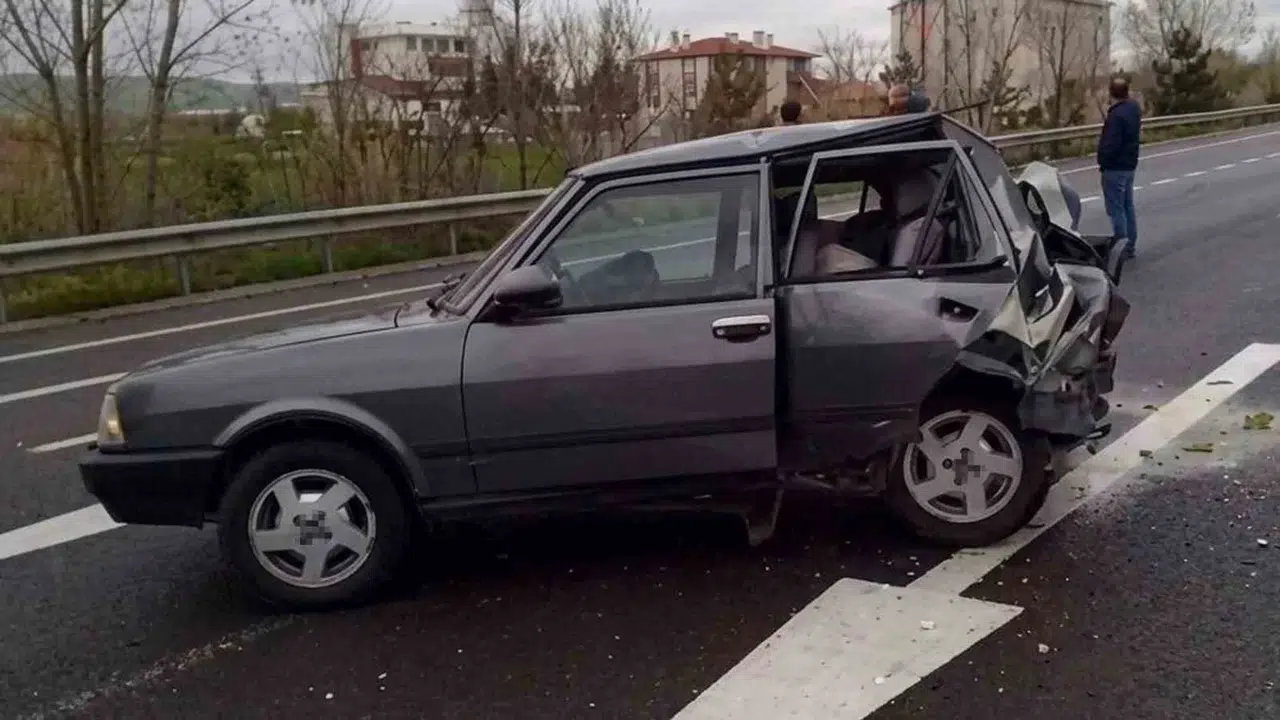 Çankırı'da acı bilanço: Park halindeki araca çarpan minibüs can aldı