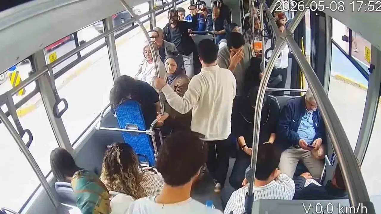 Otobüste hayat kurtaran dayanışma: Kaptan rotayı değiştirdi, hemşire müdahale etti