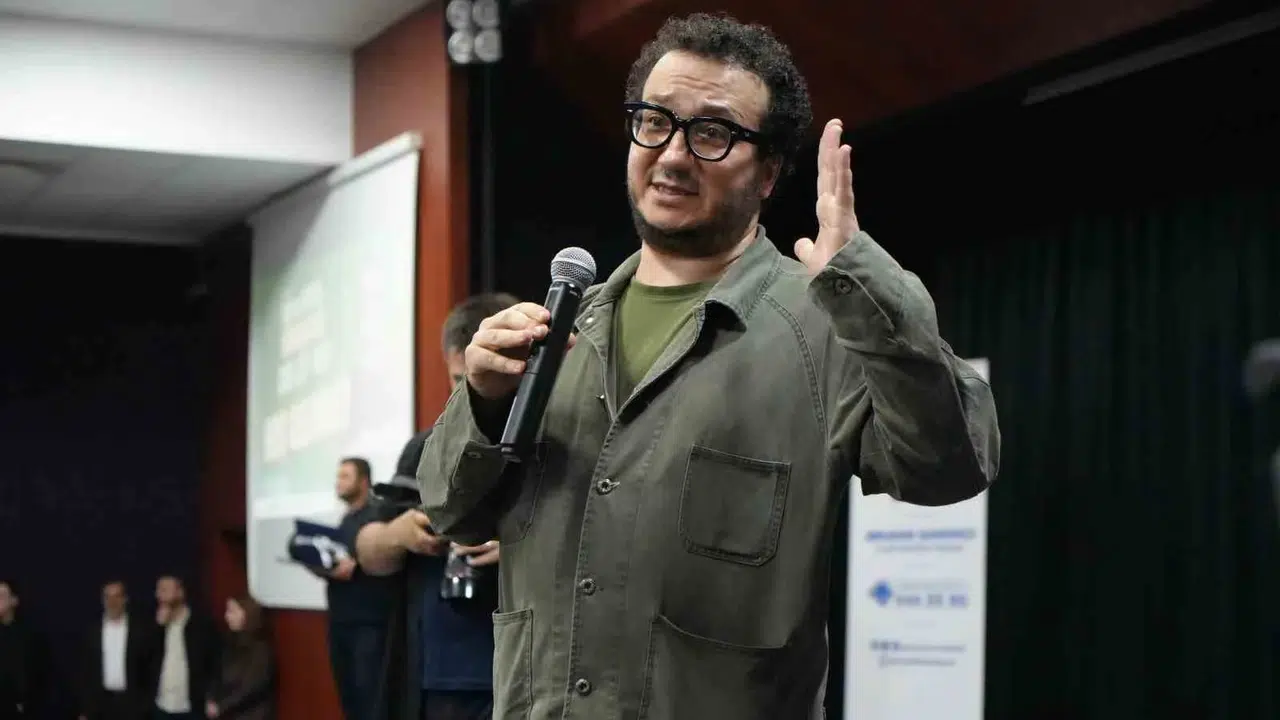 Prof. Dr. Oytun Erbaş'tan Ebeveynlere Sert Uyarı: Çocuklarınızı Şımartmayın, Sosyal Medyadan Uzak Tutun