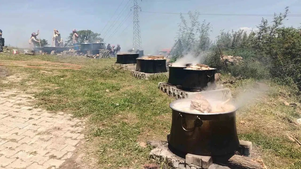 Büyük Menderes’in kıyısında bahar bereketi: Hıdırellez geleneği binlerce kişiyi buluşturdu