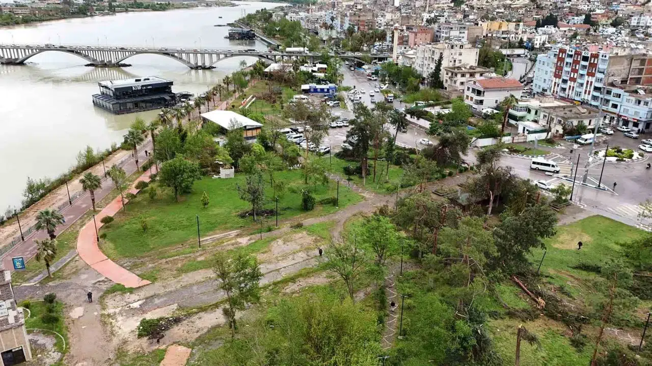 Şanlıurfa’da doğa felaketi eğitime darbe vurdu: İki ilçede ders zili 4 gün daha çalmayacak