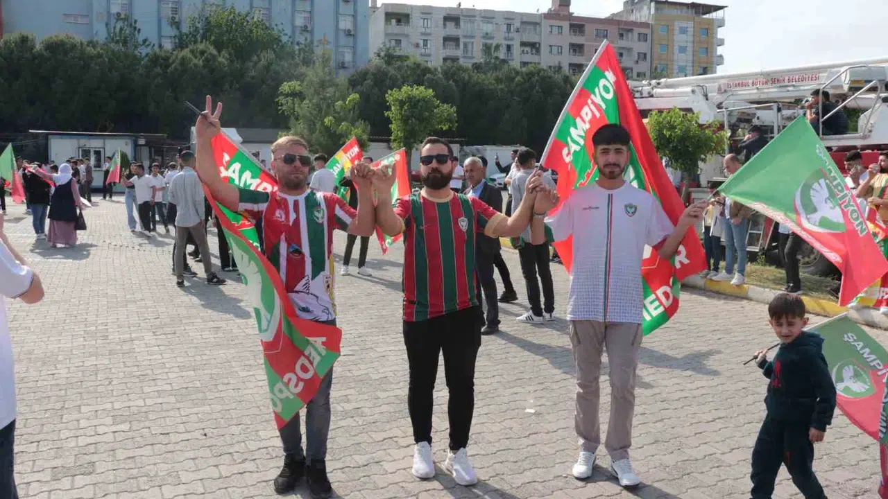 Cizre’de şampiyonluk ateşi: Amedspor’un Süper Lig coşkusu sokaklara taştı