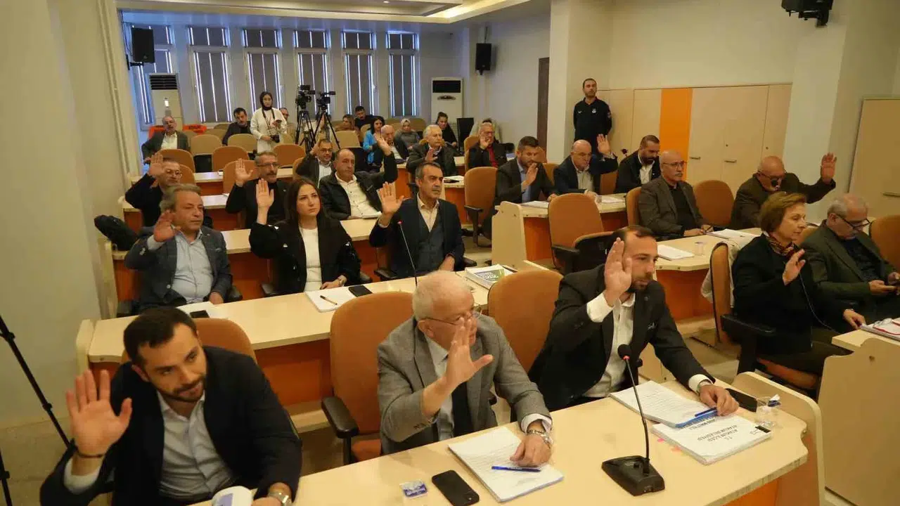 Atakum’da bütçe krizi meclisi karıştırdı: Milyarlık kaynak nereye gitti?
