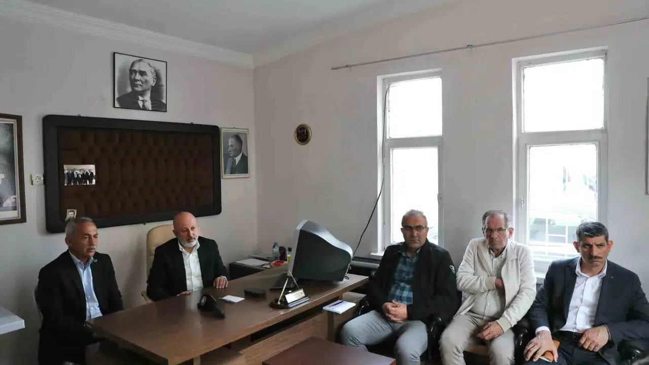 Kocasinan’da saha mesaisi: Başkan Çolakbayrakdar mahalle sakinlerinin taleplerini dinledi