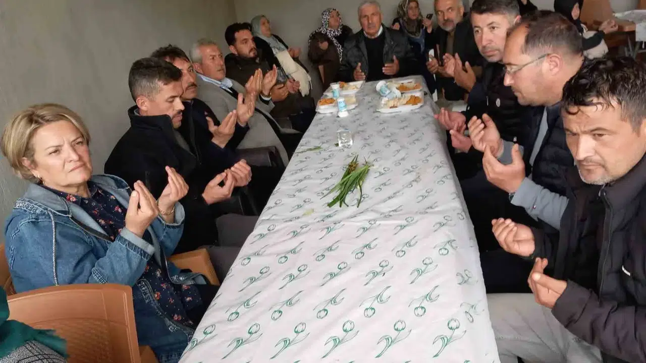 Gedikevi’nde asırlık gelenek: 800 kişi aynı sofrada buluştu