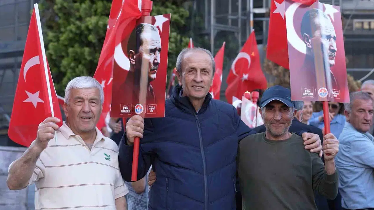 Maltepe’de bayram coşkusu: Zeynep Bastık sahnesiyle geceye damga vurdu