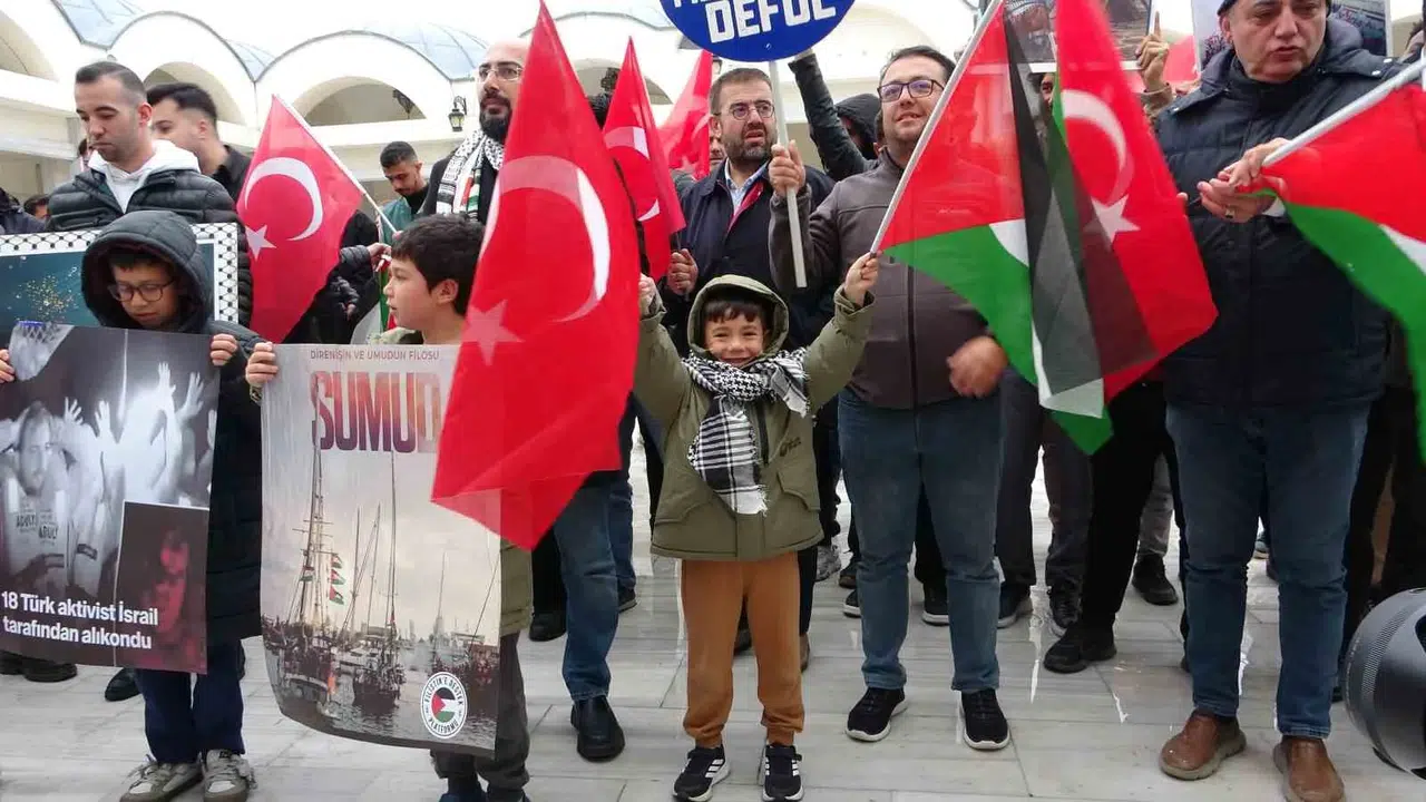 Çanakkale’den yükselen ortak ses: Küresel Sumud Filosu’na yapılan müdahale sert tepki çekti