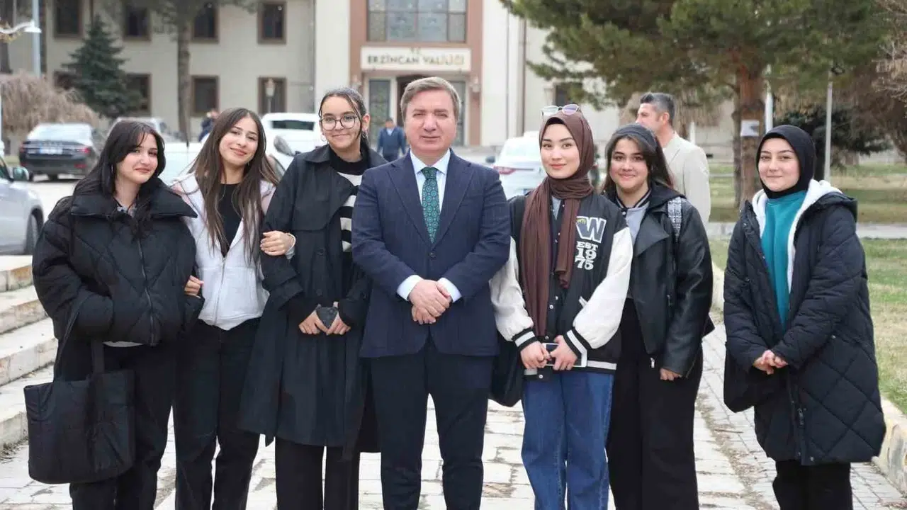 Vali Aydoğdu: Türkiye Yüzyılı’nın mimarı Erzincanlı gençler olacak