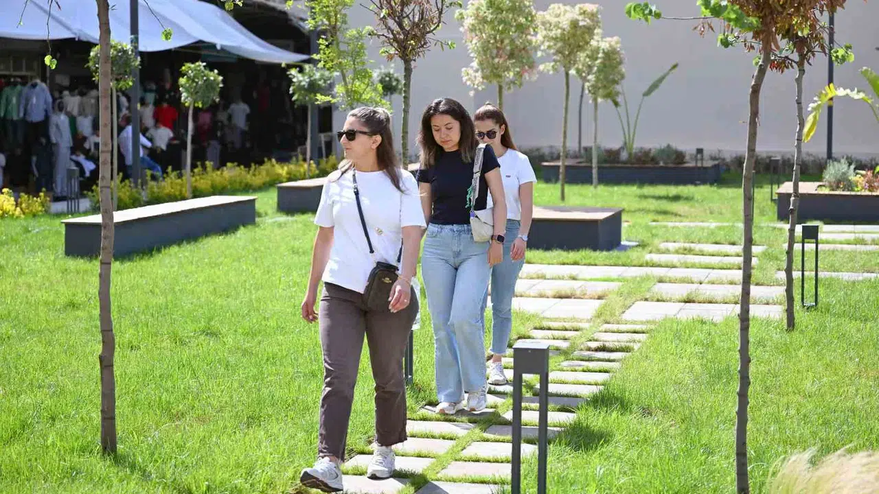 Mersin’in kalbi yeniden atıyor: Şehrin yeni buluşma noktası kapılarını açtı