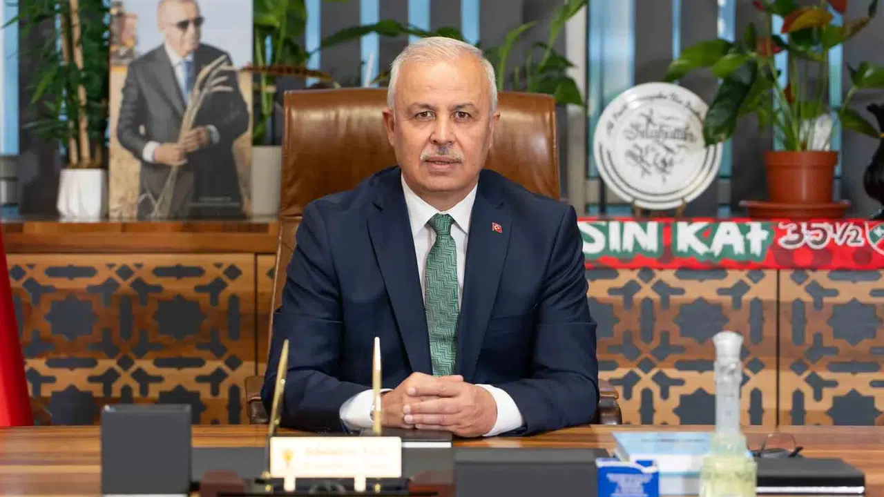 Karşıyaka’da meclis toplanamadı: AK Parti’den  yönetilemiyor  çıkışı