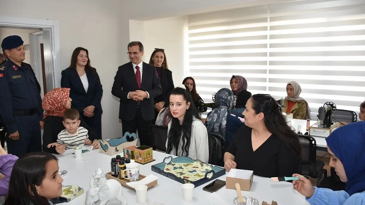 Salihli’de kadınların gücüne güç katacak merkez: ADEM kapılarını açtı
