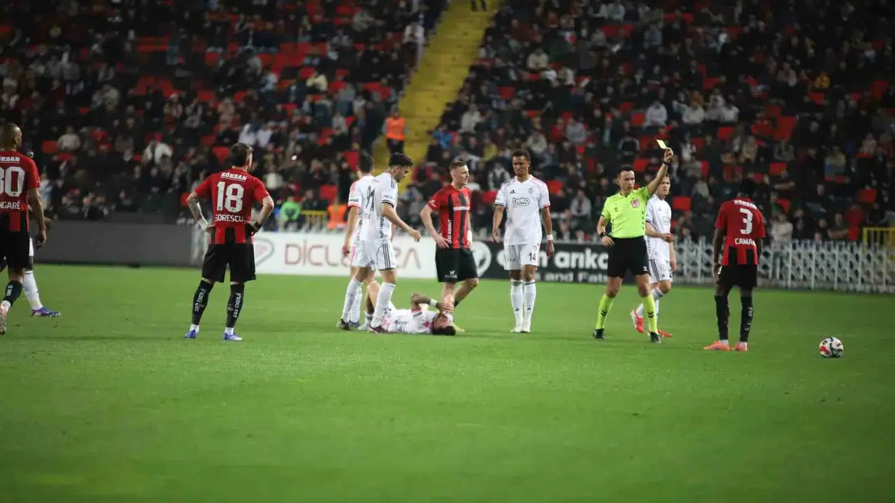Kartal Gaziantep'te ipleri erken ele aldı: Sergen Yalçın'ın öğrencileri soyunma odasına avantajlı girdi