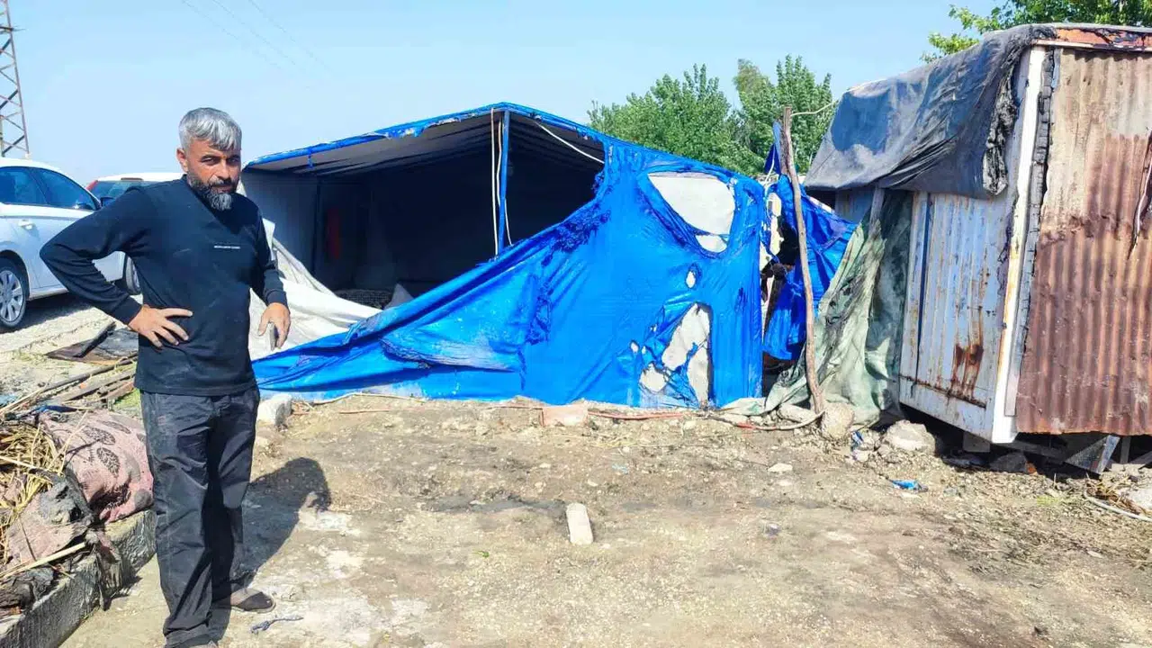 Gecenin karanlığında gelen ses hayatlarını kurtardı: İlaçları sayesinde uyanık kalan anne 13 kişiyi felaketten çekip aldı