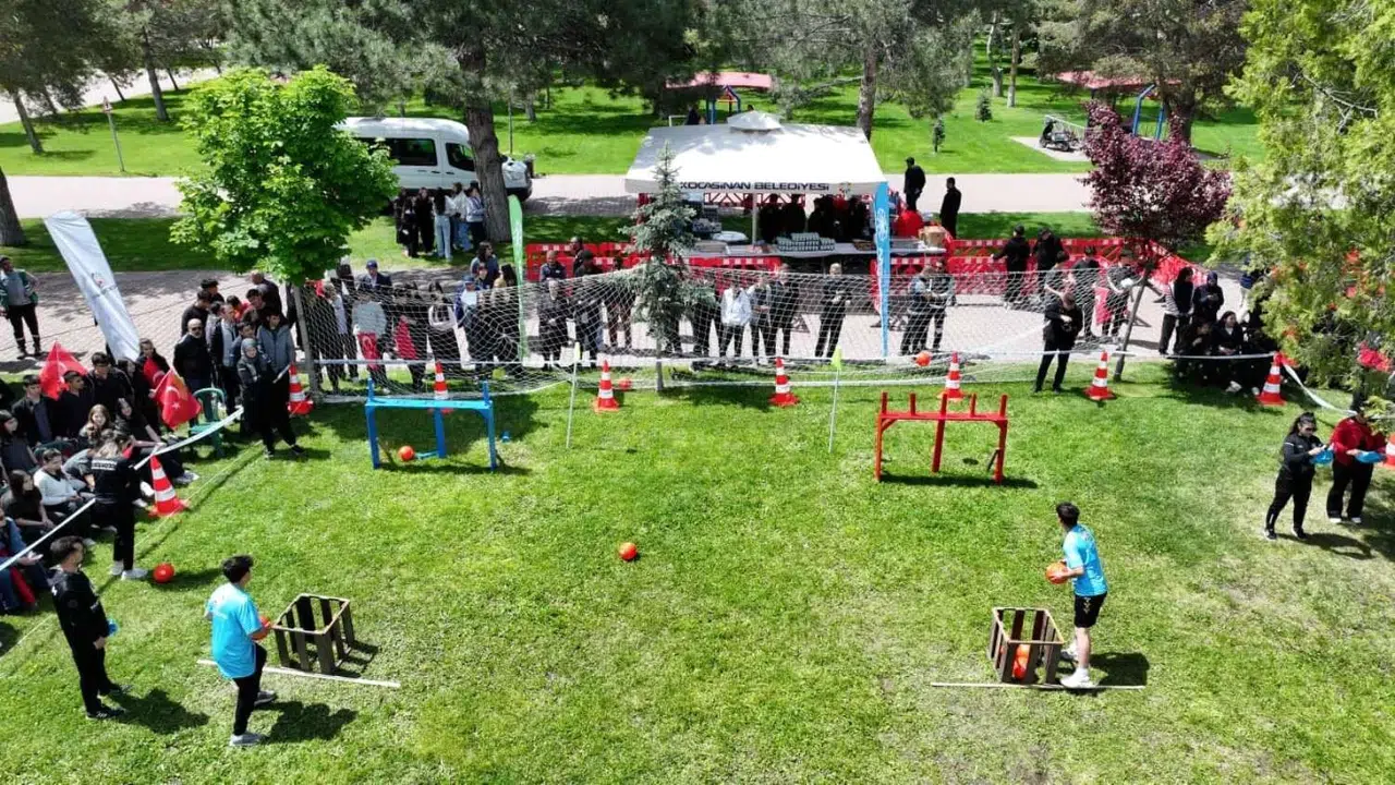 Kocasinan’da Gençlik Rüzgarı: Başkan Çolakbayrakdar’dan Gelenekselleşecek Şölen Sözü