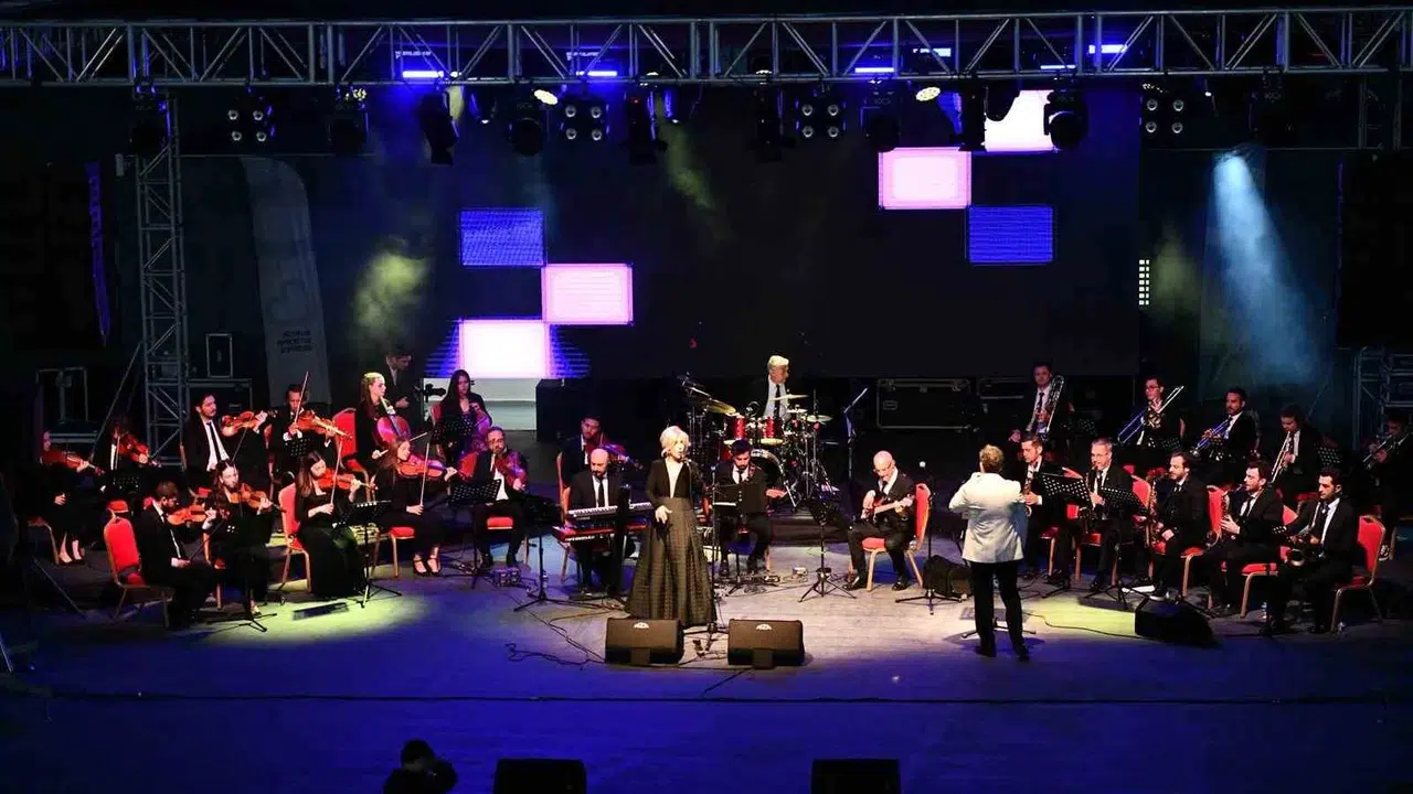 Balıkesir'de caz rüzgarı: Türkiye'de bir belediye tarafından gerçekleştirilen en büyük senfonik konser