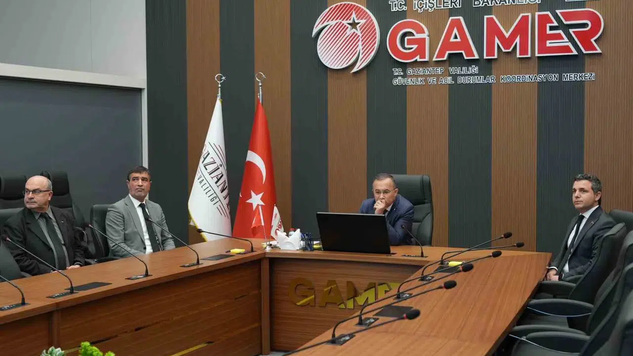 Gaziantep’i süper hücre vurdu: Hayatı felç eden fırtınada valilikten açıklama geldi