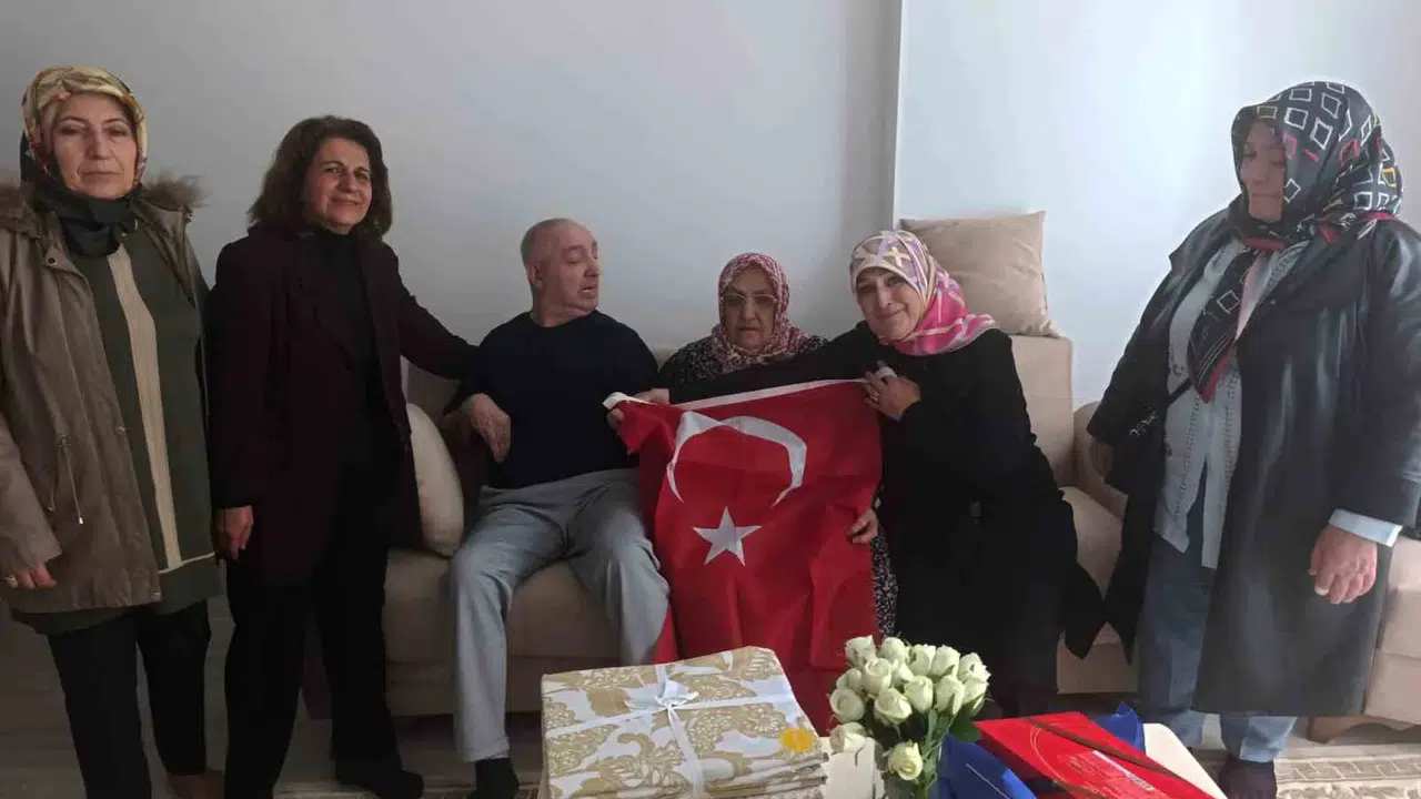 Erzurum’da vefa dolu Anneler Günü: Şehit ve gazi ailelerine duygusal ziyaret